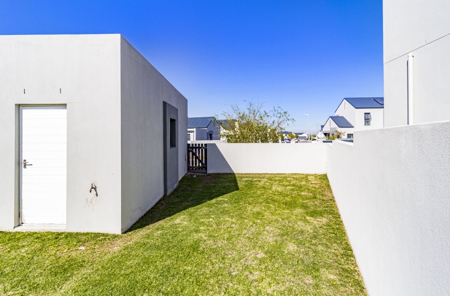 3 Bedroom Property for Sale in Aan de Wijnlanden Western Cape